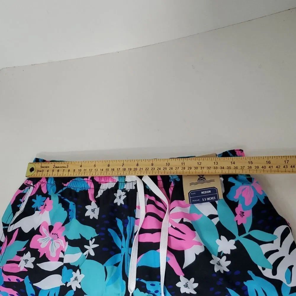 Chubbies The Juices 5.5" Classic Swim Trunks Floral Print M NWT - Picture 8 of 10